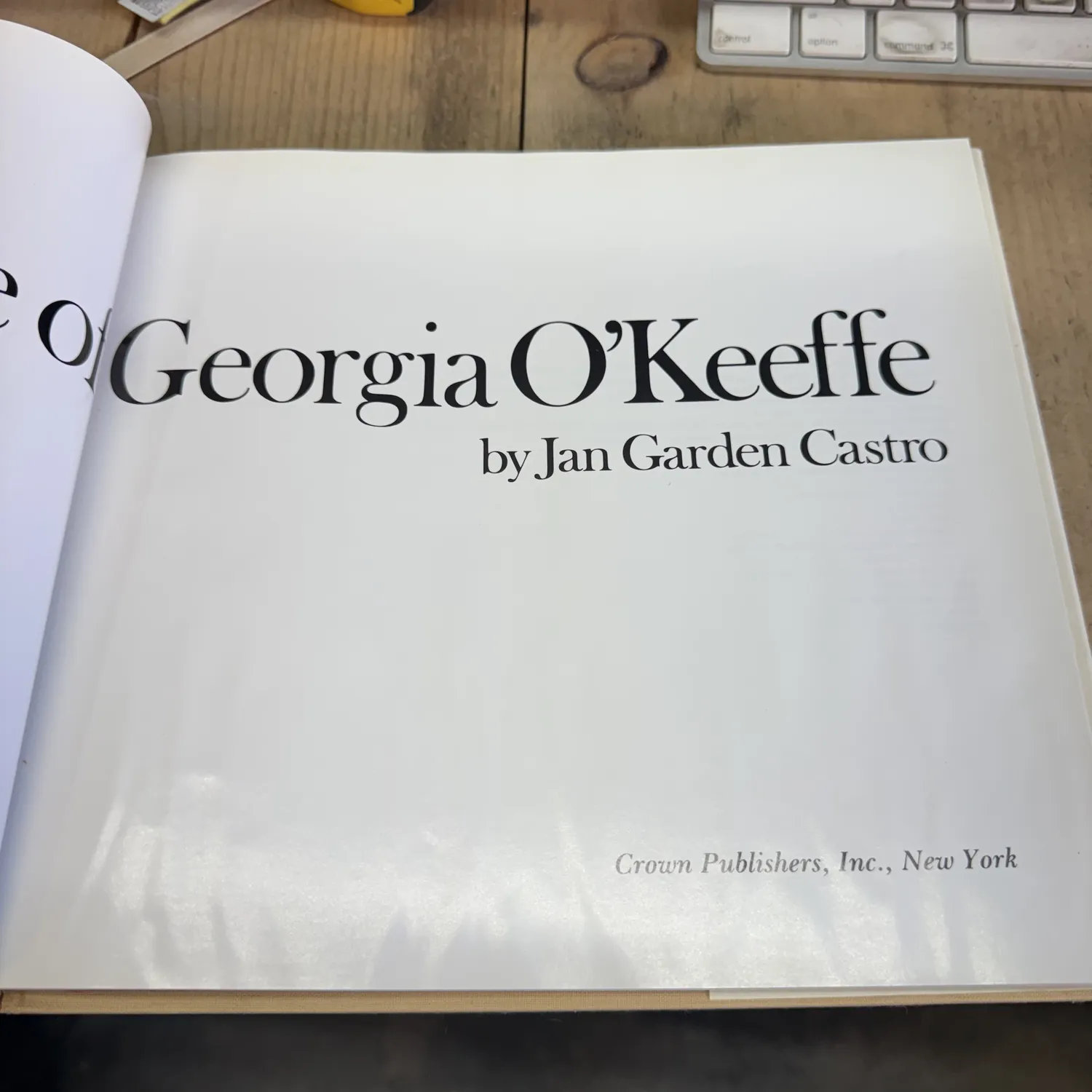 Title page of The Art and Life of Georgia O'Keeffe by Jan Garden Castro showing Crown Publishers New York imprint