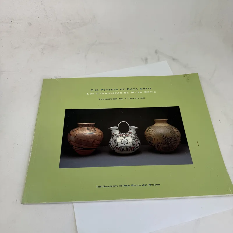Cover of The Potters of Mata Ortiz / Los Ceramistas de Mata Ortiz: Transforming a Tradition by M. Jane Young